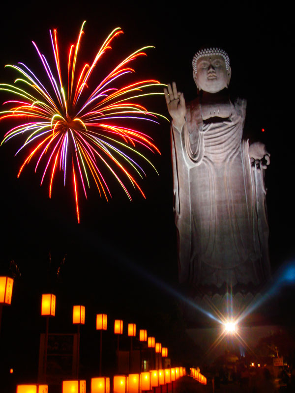 Ushiku daibutsu fireworks
